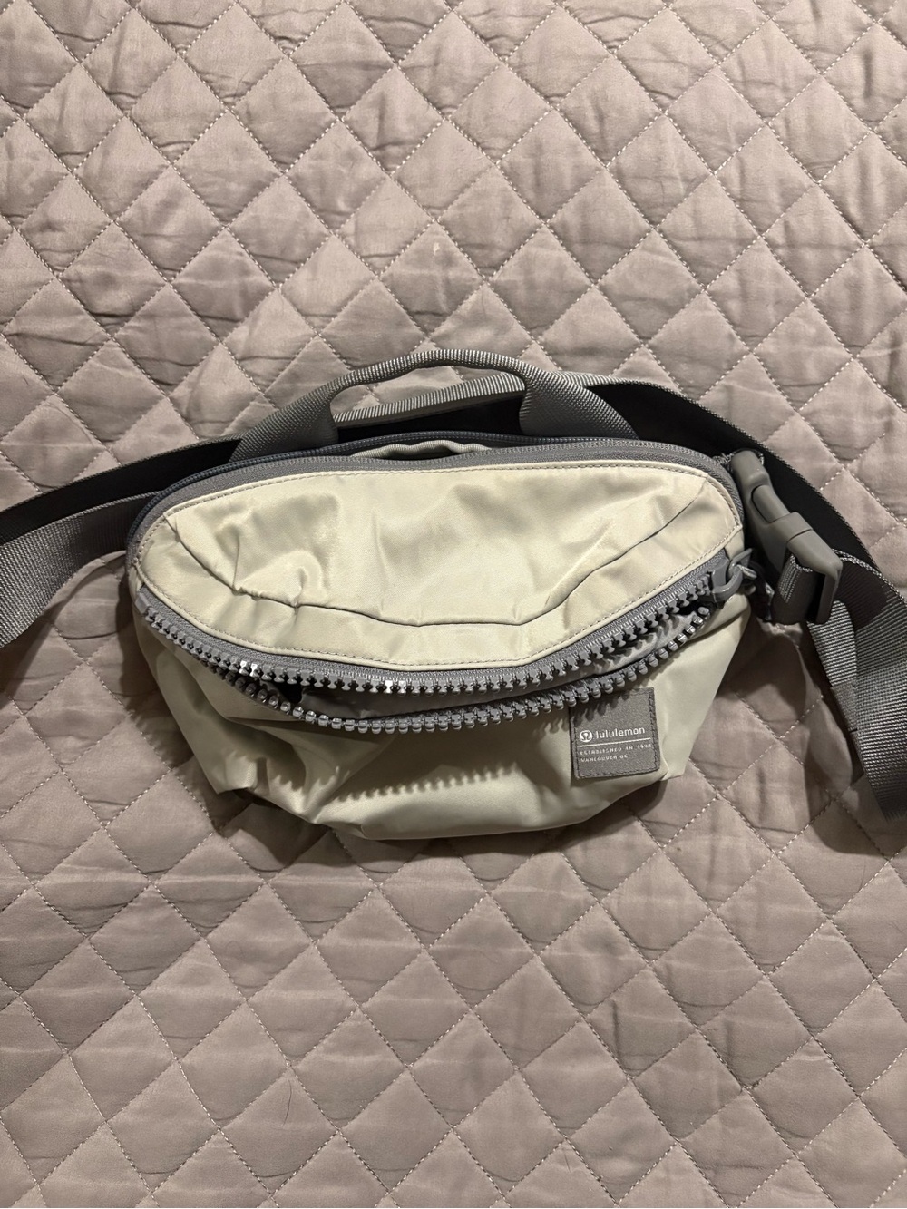 lululemon all day essentials silver Waist Crossbody Bag with Gray Strap